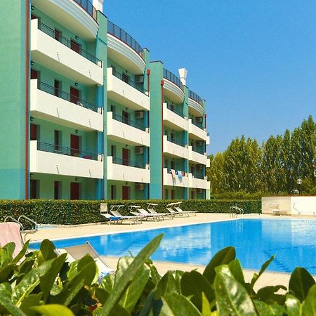 Apartment In Caorle With Heating Exterior photo