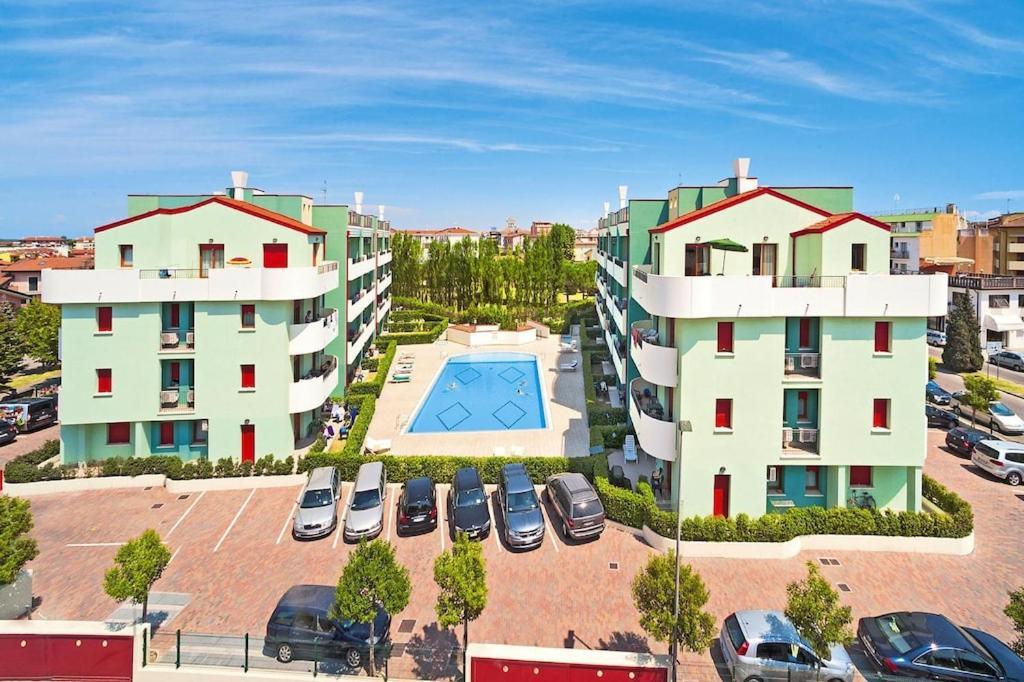 Apartment In Caorle With Heating Exterior photo